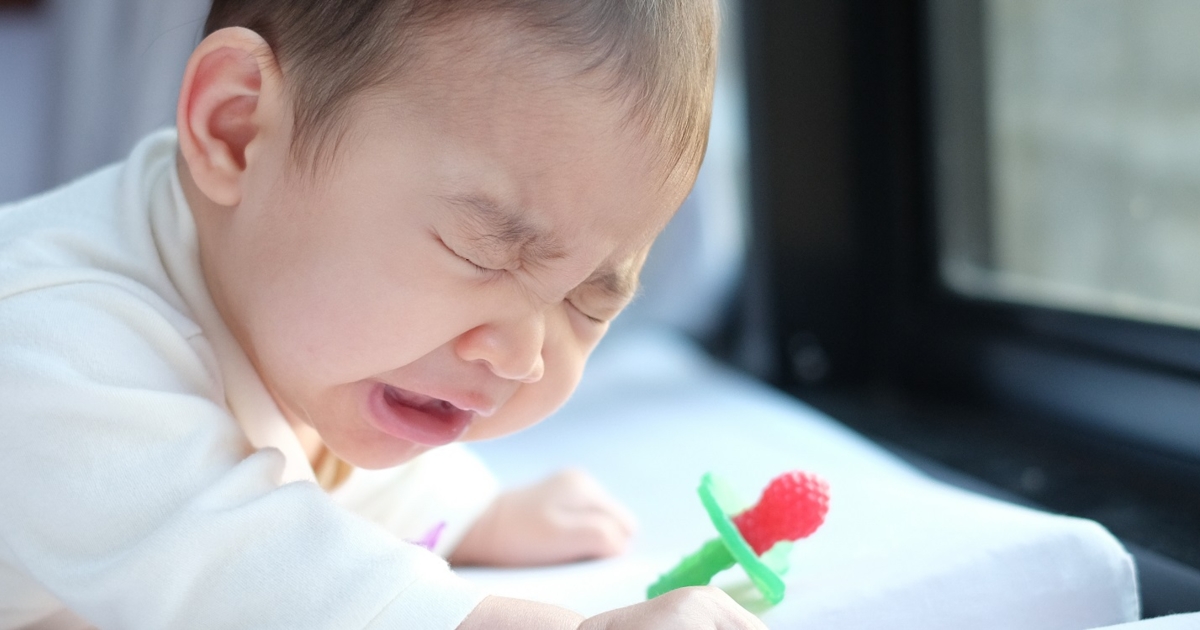 Newborn with stuffy nose and deals sneezing